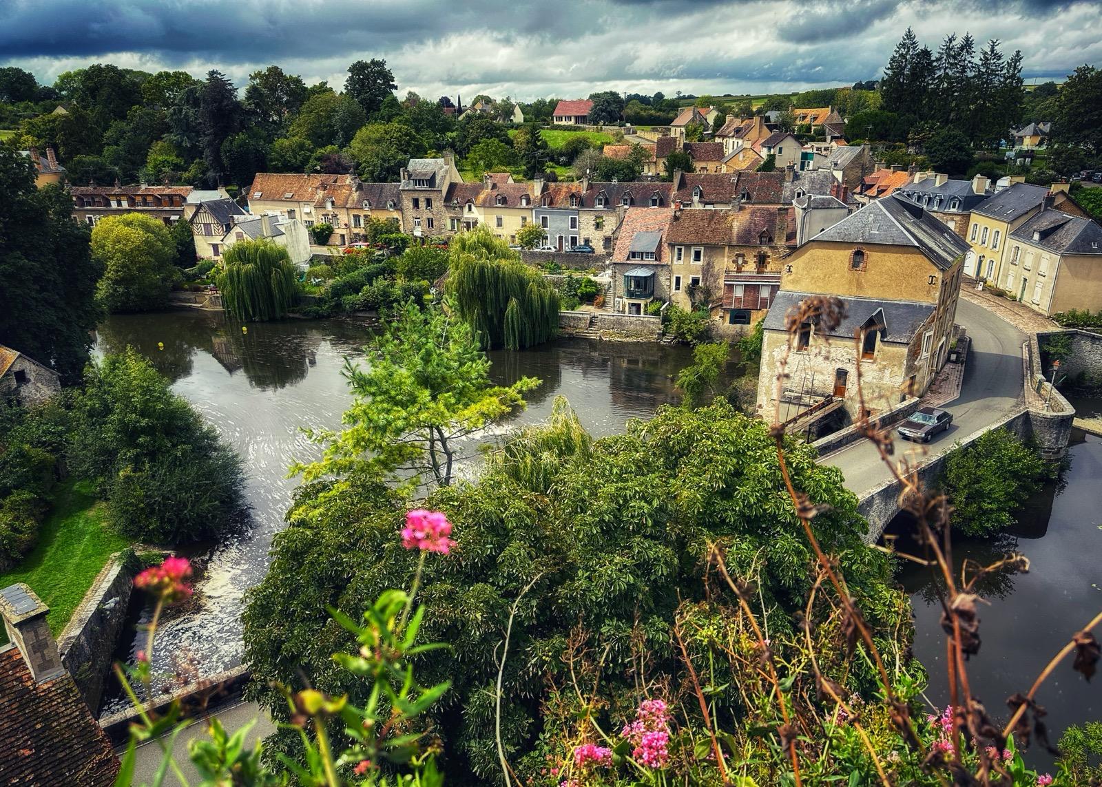 Vue sur Fresnay-sur-Sarthe